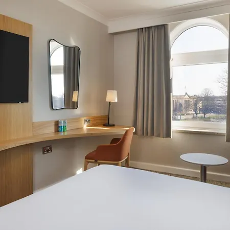 Hilton York Hotel Room photo
