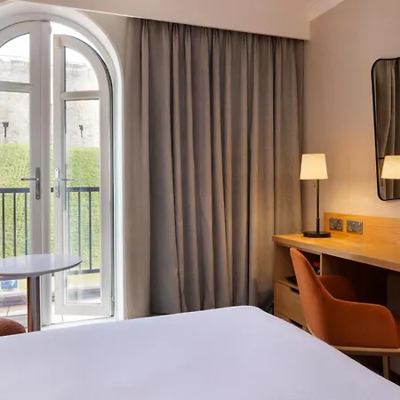 Hilton York Hotel Room photo