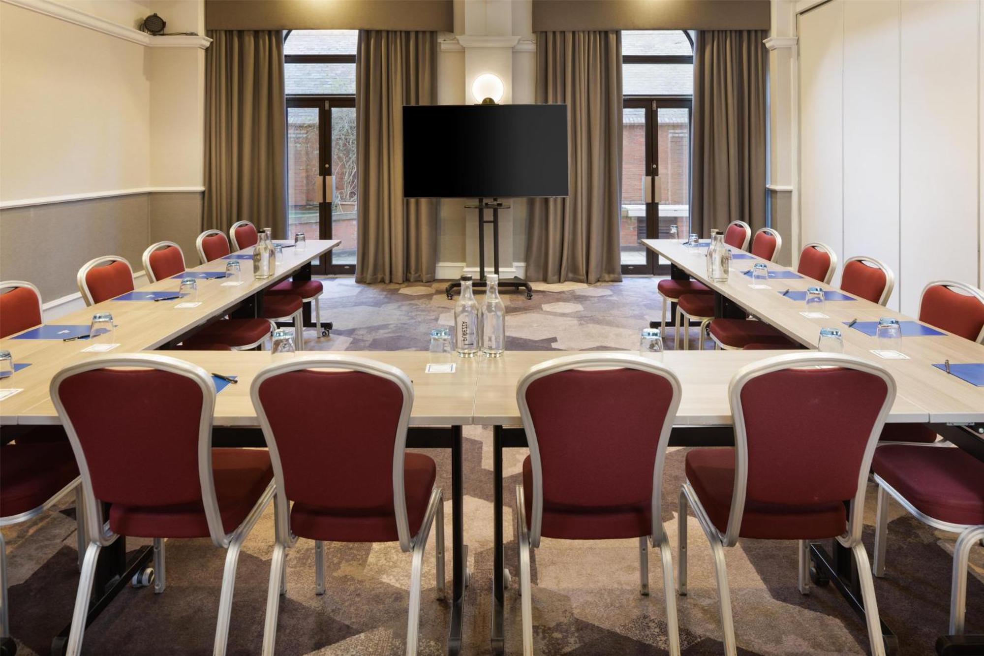 Hilton Hotel 4*